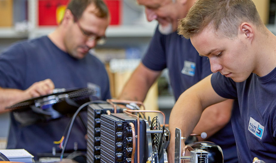 Sondergerätebau in den Werkstätten der Joh. Mattern KÄLTE-KLIMA GmbH Sondergerätebau in den Werkstätten der Joh. Mattern KÄLTE-KLIMA GmbH