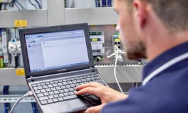 Fernleit-Technik ermöglicht die Überwachung von Anlagen rund um die Uhr und eine frühzeitige Fehlererkennung Fernleit-Technik ermöglicht die Überwachung von Anlagen rund um die Uhr und eine frühzeitige Fehlererkennung