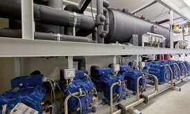 zweistufige Kälteanlage mit dem Kältemittel CO2, -44°C Soletemperatur für KFZ-Prüfstände zweistufige Kälteanlage mit dem Kältemittel CO2