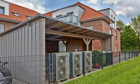 Wohnanlagenneubau mit Split-Waermepumpenkaskade Wohnanlagenneubau mit Split-Waermepumpenkaskade